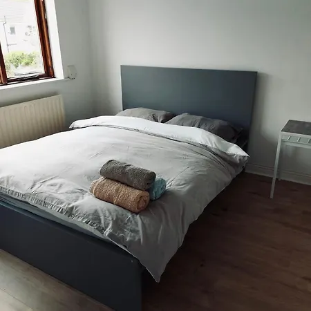 Stylish 3 Bedroom Home! *
